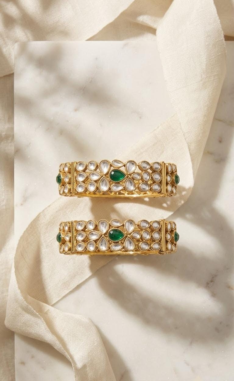 Elegant Emerald Color Kada